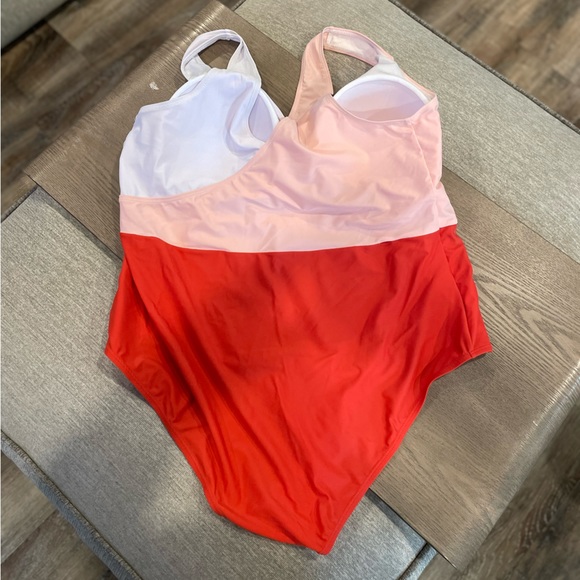 Cupshe color block swimsuit - Picture 2 of 2